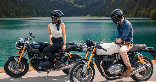 Quel type de casque doit être porté par les motards ?