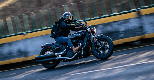 Quel type de casque dois-je porter sur une moto ?