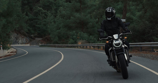 Combien devrait coûter un bon casque de moto ?