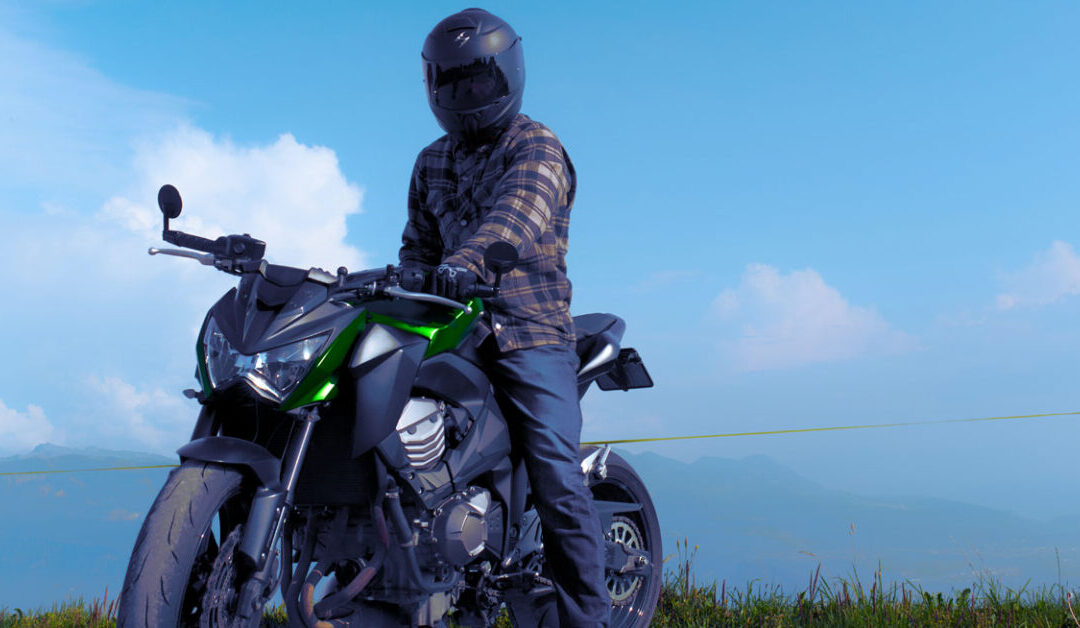 Quelle visière fumée choisir pour un casque moto ?